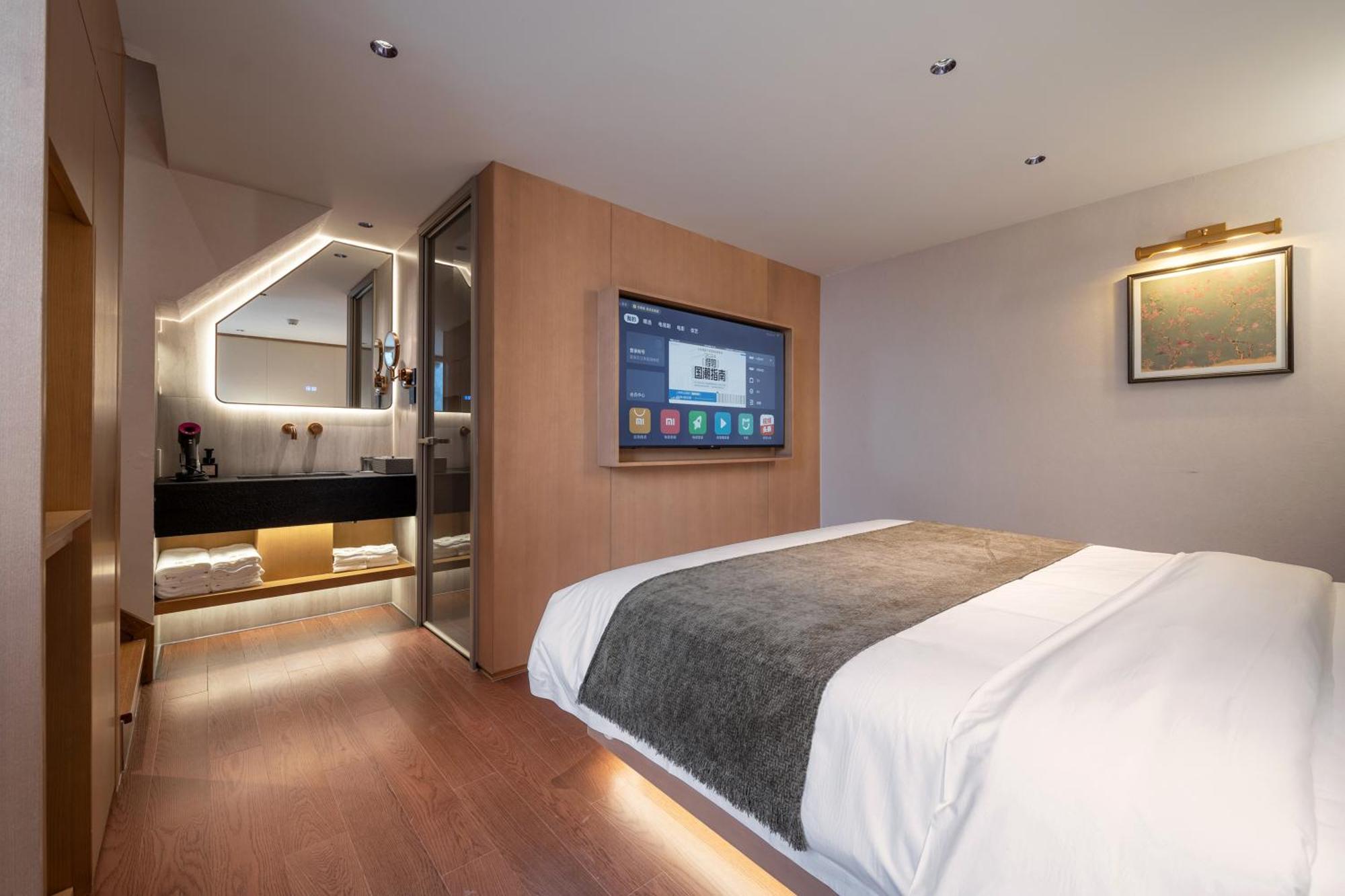 Happy Dragon Courtyard- Newly Renovated With French Windows, Near Tian'Anmen Forbidden City,Lama Temple And Heaven Temple, 3Minutes Walk From Subway,Fluent English Speaking With Tourist Sights Tickets Service ,Free Coffee &Laundry Service Peking Exteriör bild