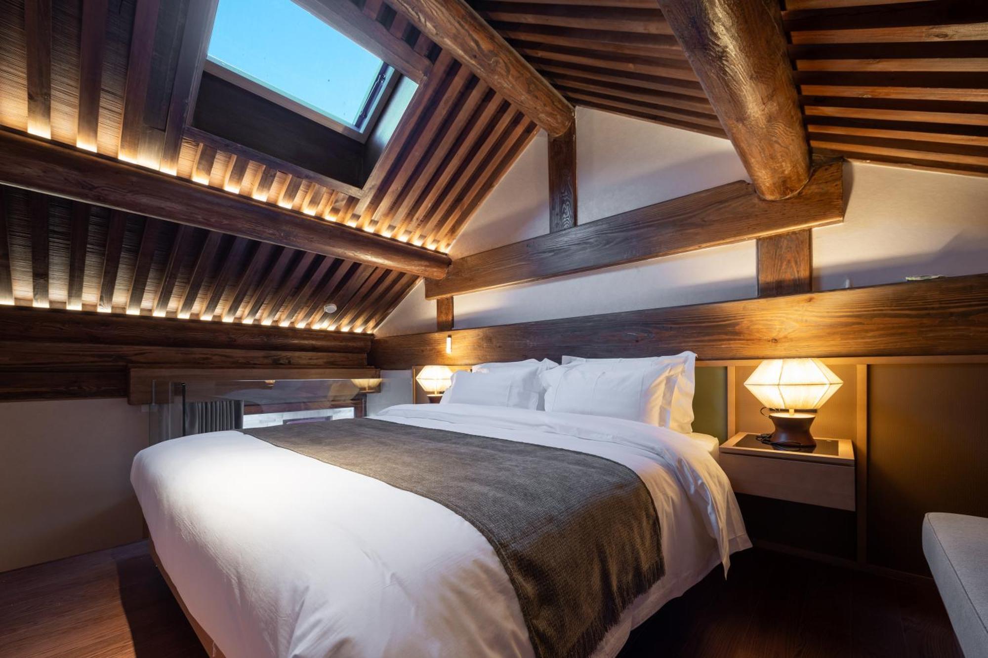 Happy Dragon Courtyard- Newly Renovated With French Windows, Near Tian'Anmen Forbidden City,Lama Temple And Heaven Temple, 3Minutes Walk From Subway,Fluent English Speaking With Tourist Sights Tickets Service ,Free Coffee &Laundry Service Peking Exteriör bild