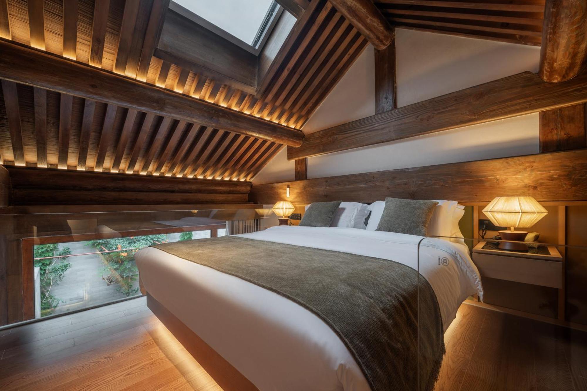 Happy Dragon Courtyard- Newly Renovated With French Windows, Near Tian'Anmen Forbidden City,Lama Temple And Heaven Temple, 3Minutes Walk From Subway,Fluent English Speaking With Tourist Sights Tickets Service ,Free Coffee &Laundry Service Peking Exteriör bild