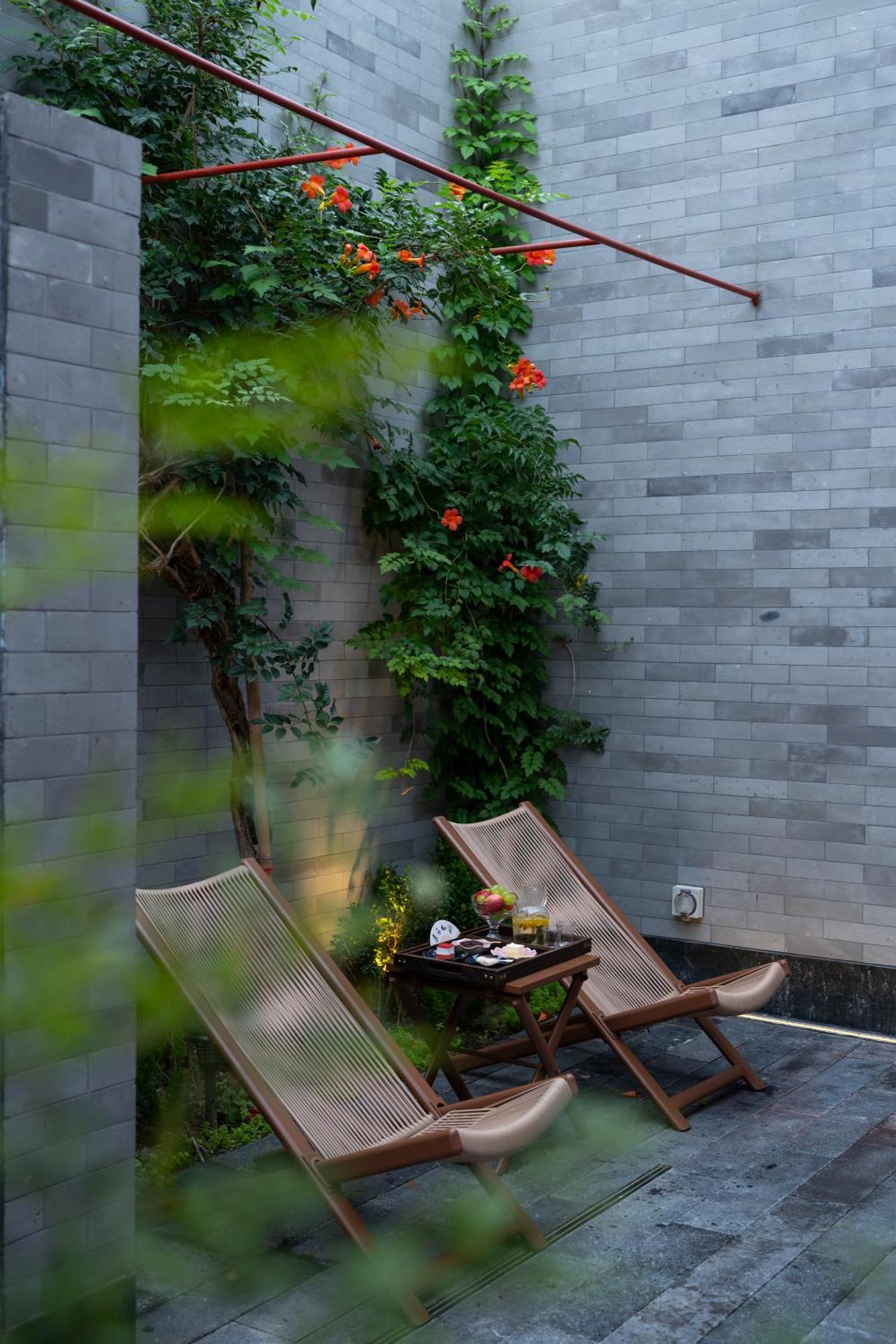 Happy Dragon Courtyard- Newly Renovated With French Windows, Near Tian'Anmen Forbidden City,Lama Temple And Heaven Temple, 3Minutes Walk From Subway,Fluent English Speaking With Tourist Sights Tickets Service ,Free Coffee &Laundry Service Peking Exteriör bild