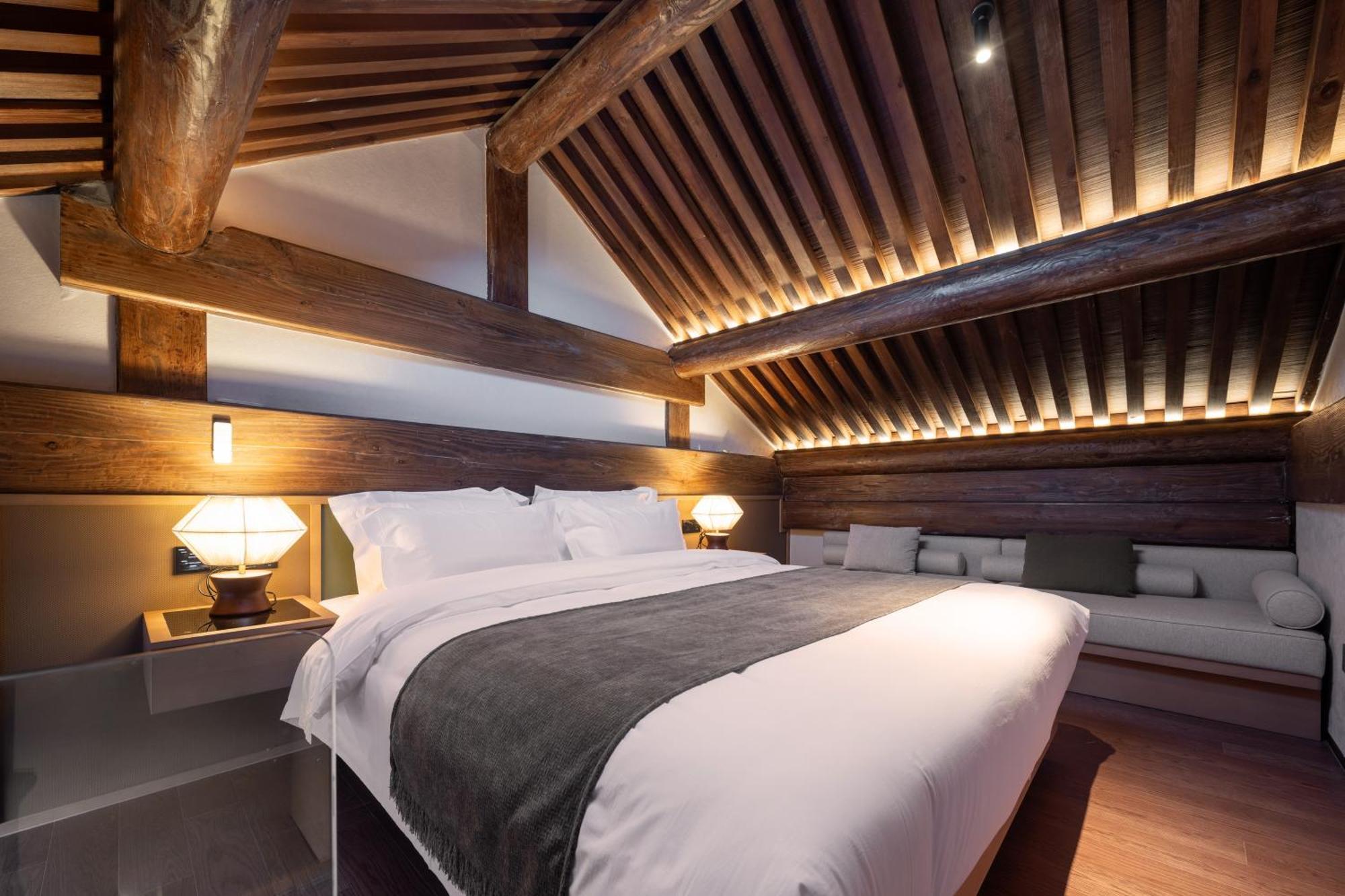 Happy Dragon Courtyard- Newly Renovated With French Windows, Near Tian'Anmen Forbidden City,Lama Temple And Heaven Temple, 3Minutes Walk From Subway,Fluent English Speaking With Tourist Sights Tickets Service ,Free Coffee &Laundry Service Peking Exteriör bild