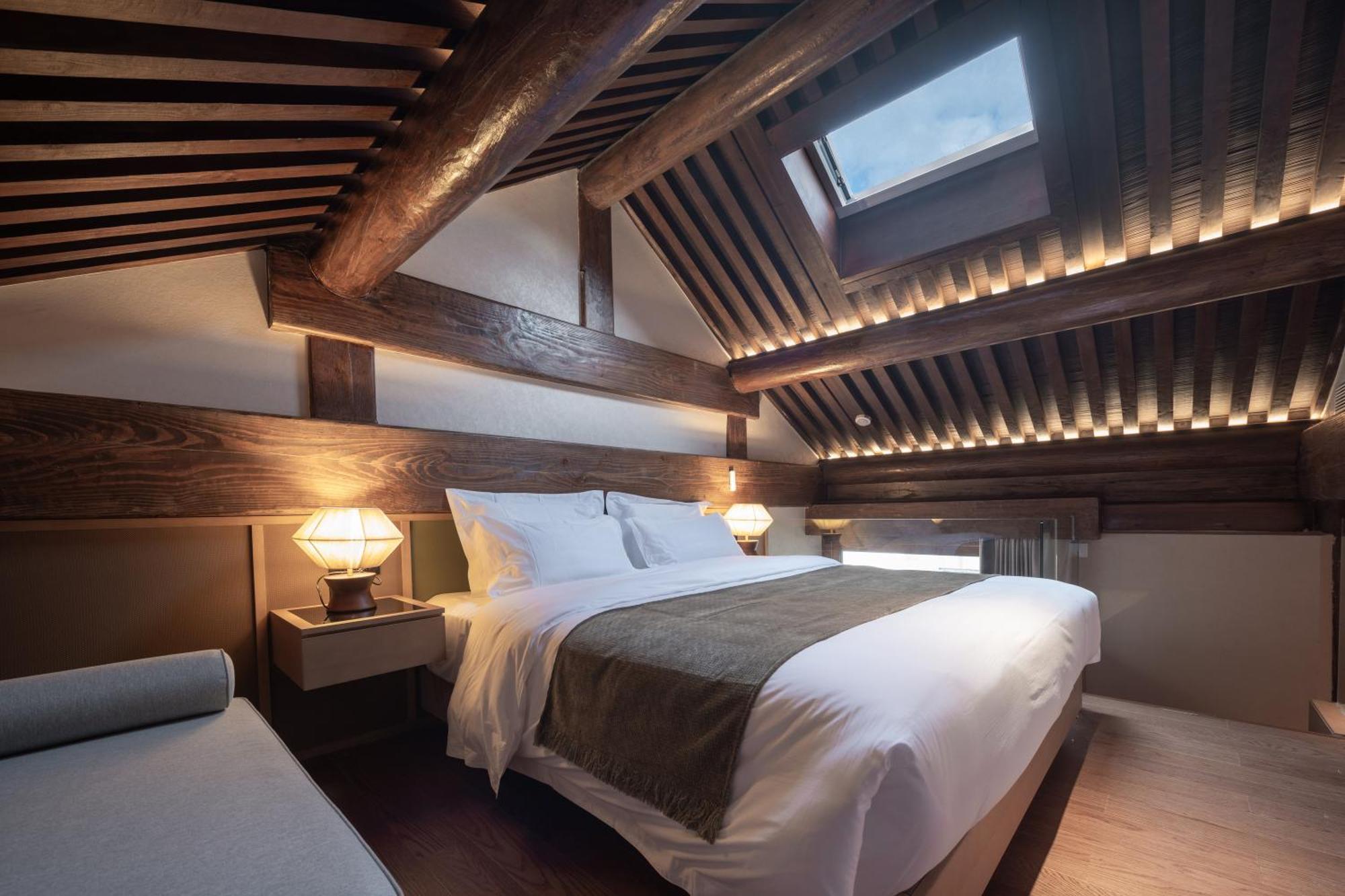 Happy Dragon Courtyard- Newly Renovated With French Windows, Near Tian'Anmen Forbidden City,Lama Temple And Heaven Temple, 3Minutes Walk From Subway,Fluent English Speaking With Tourist Sights Tickets Service ,Free Coffee &Laundry Service Peking Exteriör bild