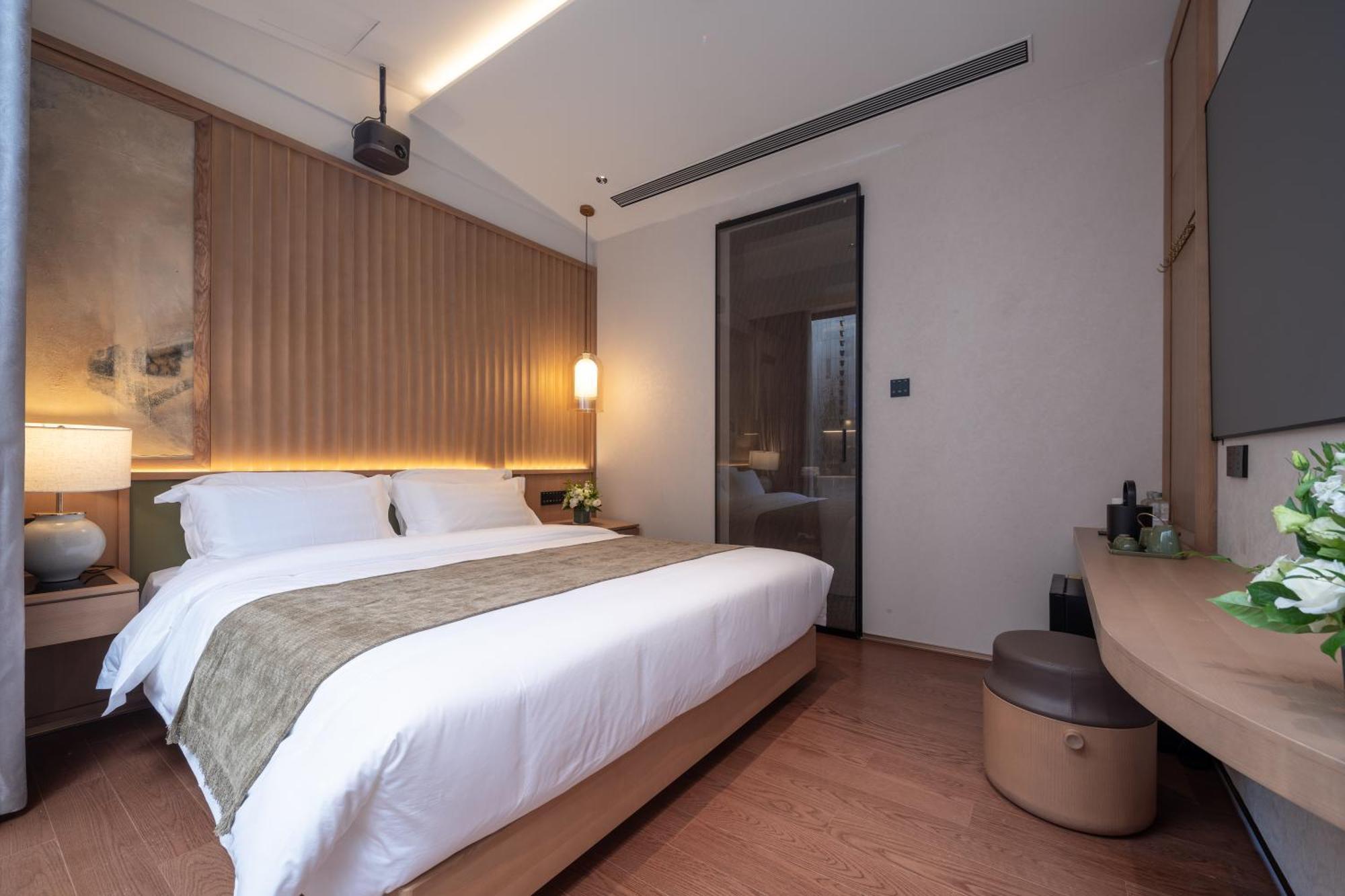 Happy Dragon Courtyard- Newly Renovated With French Windows, Near Tian'Anmen Forbidden City,Lama Temple And Heaven Temple, 3Minutes Walk From Subway,Fluent English Speaking With Tourist Sights Tickets Service ,Free Coffee &Laundry Service Peking Exteriör bild